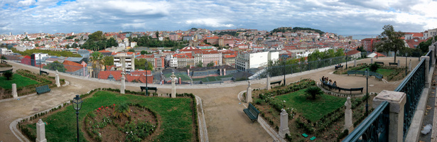 Lisboa desde el Jardín de São Pedro de Alcântara